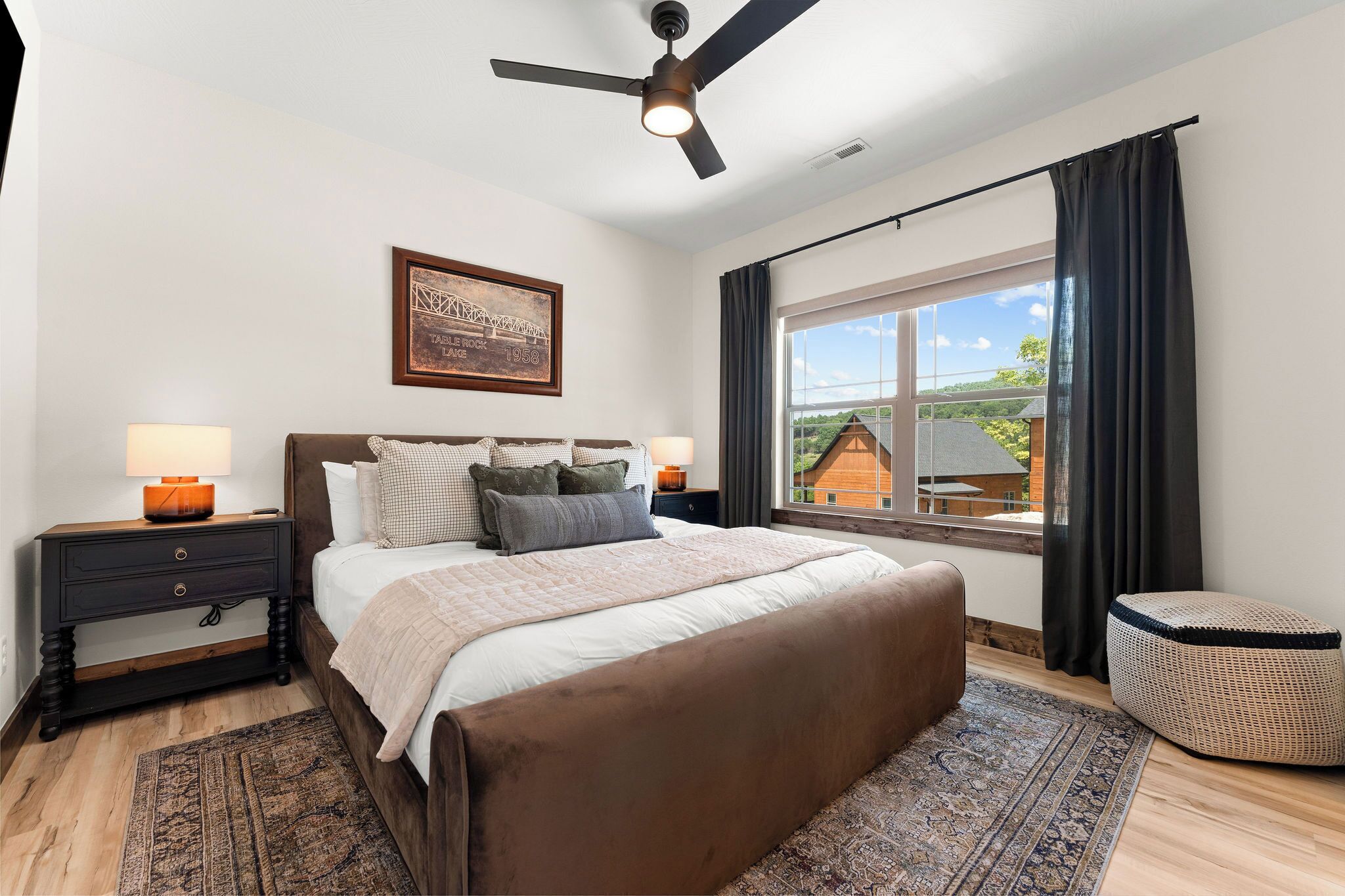 3 bedrooms, WiFi (free), bed sheets