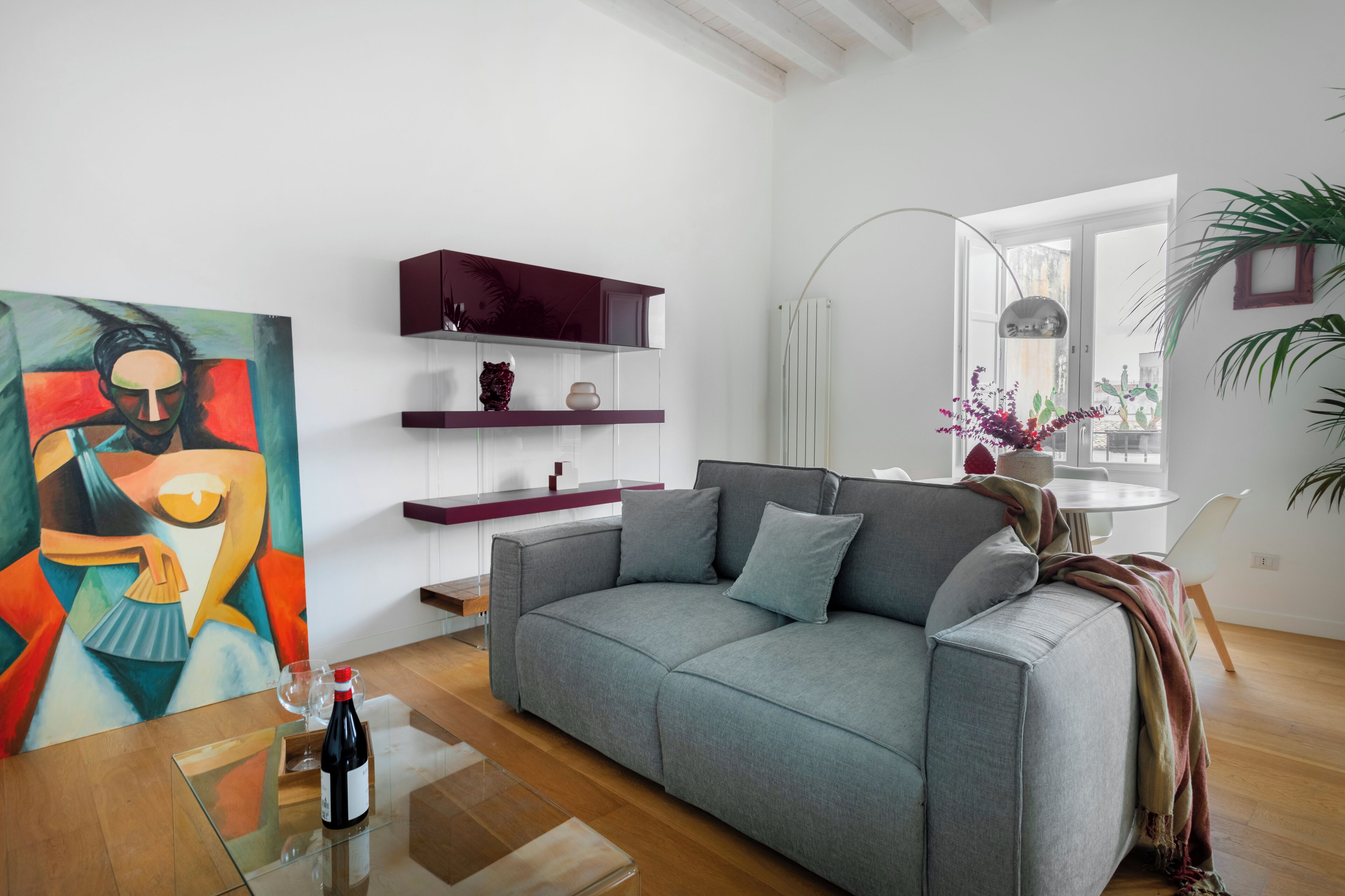 Luxury Condo, 1 Double Bed with Sofa bed, Pets Allowed | Living area