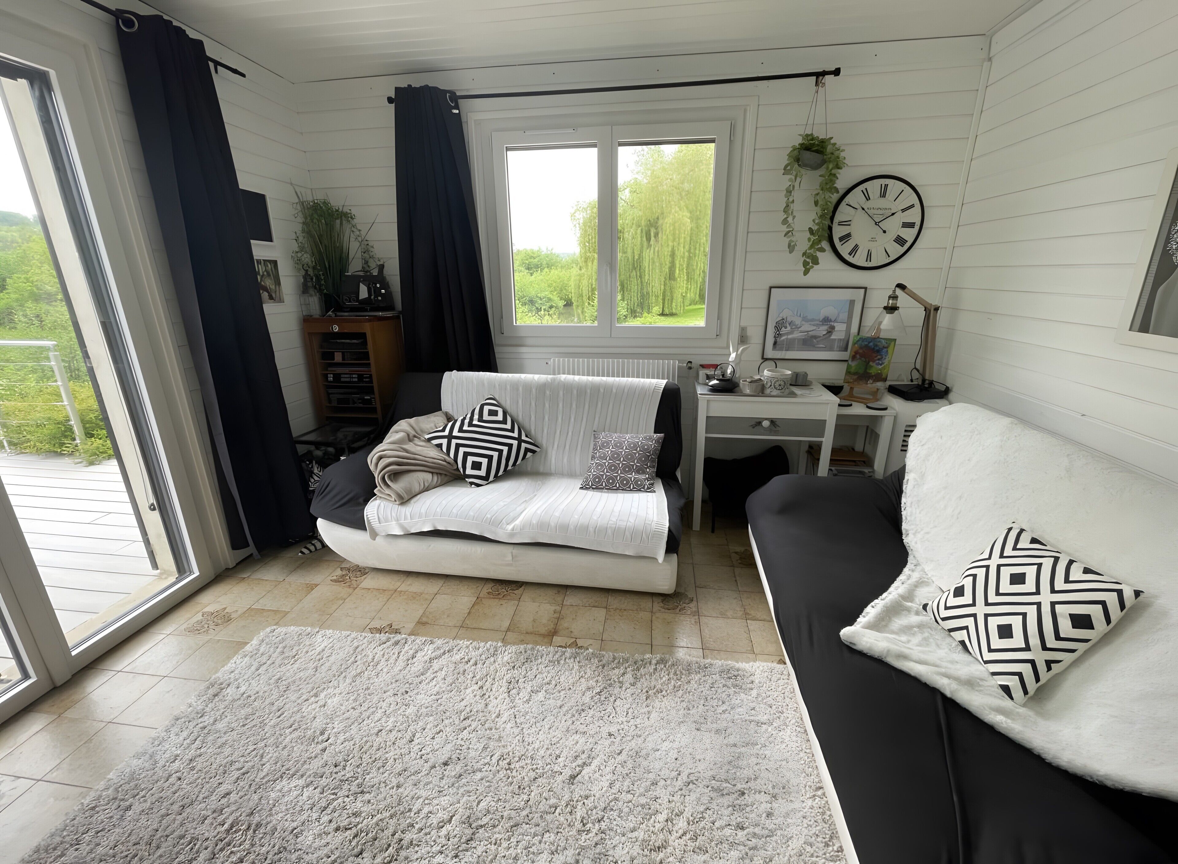 Tv, pejs, dvd-afspiller