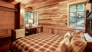 Unclassified image, 4 of 25, button - Stunning Wooden Tree House with Fire Pit in Gatlinburg, Tennessee (Gatlinburg)