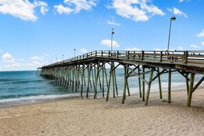 Beach - Pet-Friendly | 2 Blocks to Pier (Kure Beach)