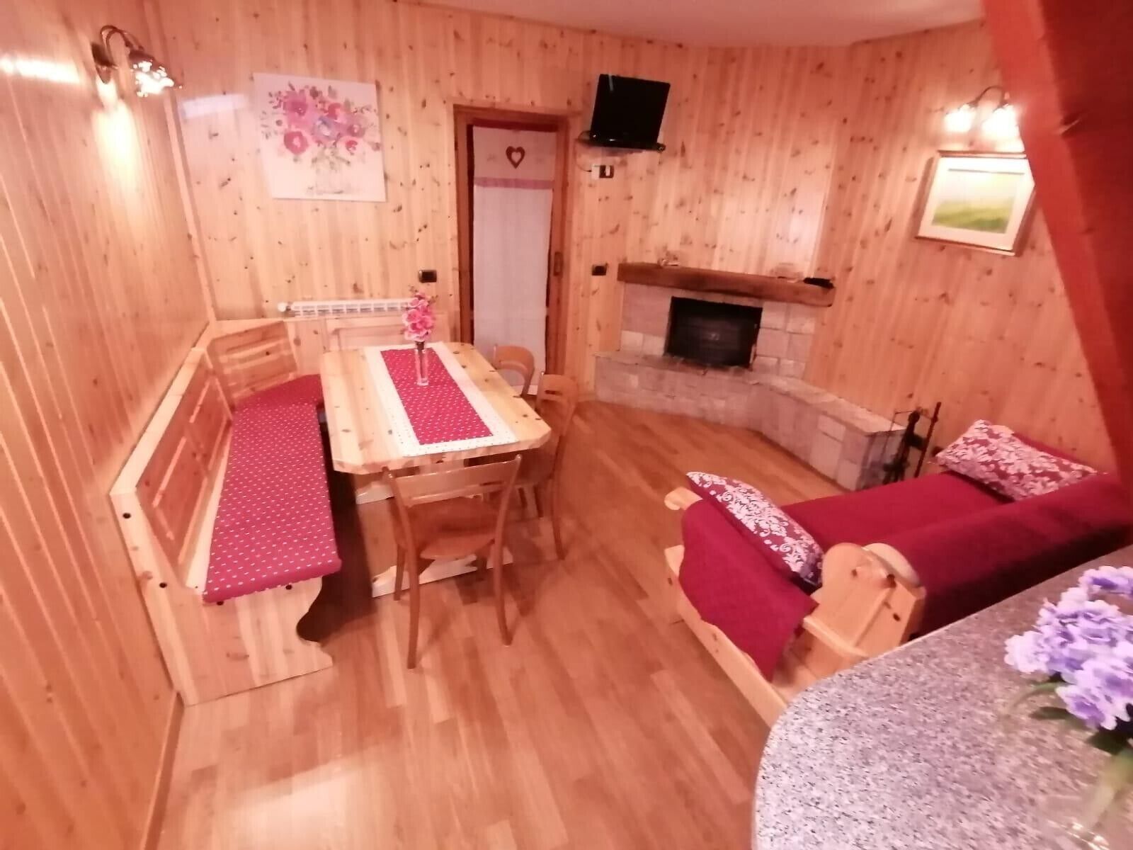 Fernseher, Kamin
