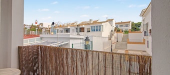 Casa El Faro 20m from the beach with sea views, private terrace and balcony