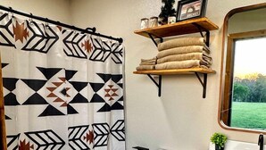 Toallas y papel de baño 