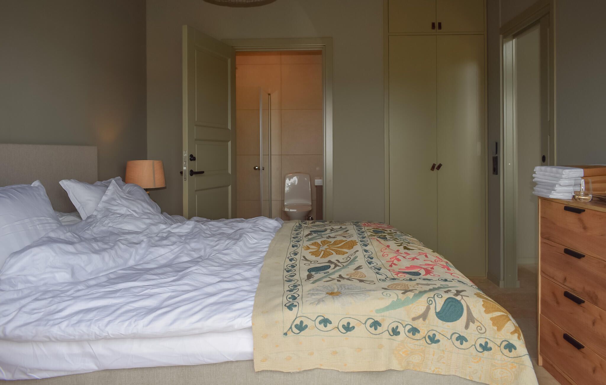 3 bedrooms, travel cot, free WiFi