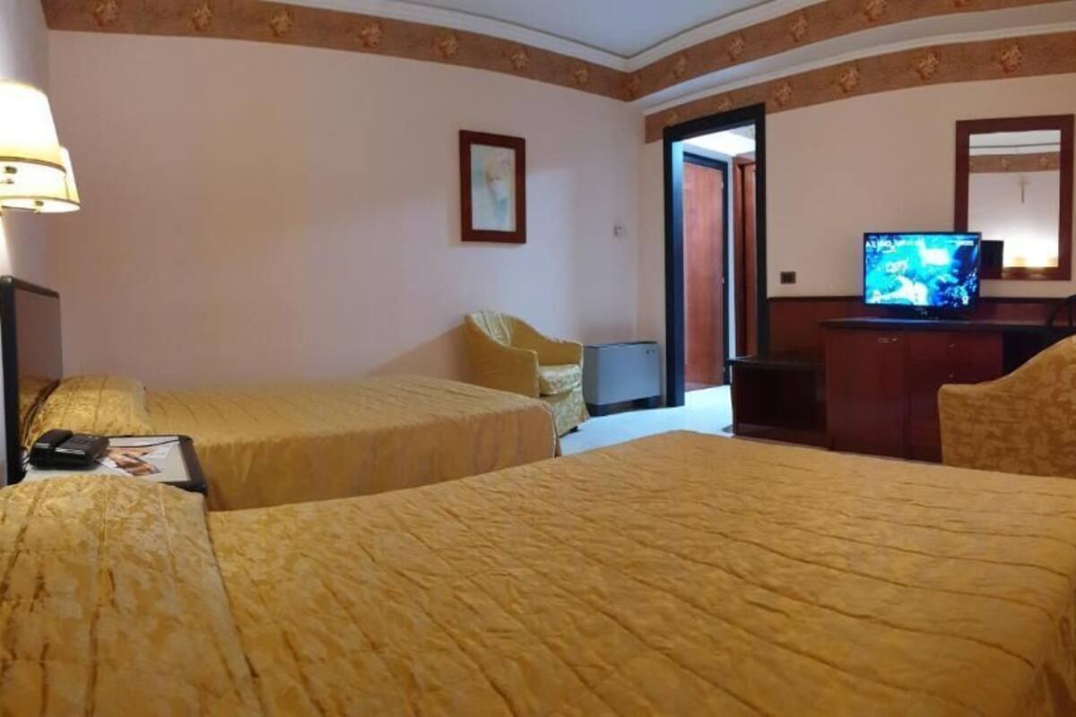 In-room safe, desk, blackout drapes, WiFi (free)