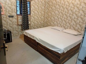 Room - The Kashi Guest House (Varanasi)