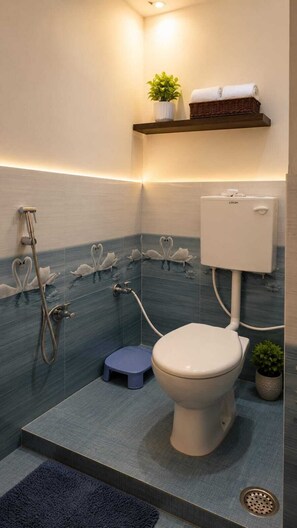 Deluxe Double Room | Bathroom - The Kashi Guest House (Varanasi)