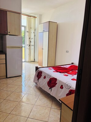 Twin Room, Beach View | Free WiFi - Hotel La Perla (Shengjin)