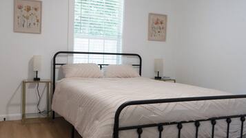 Iron/ironing board, WiFi (free), bed sheets