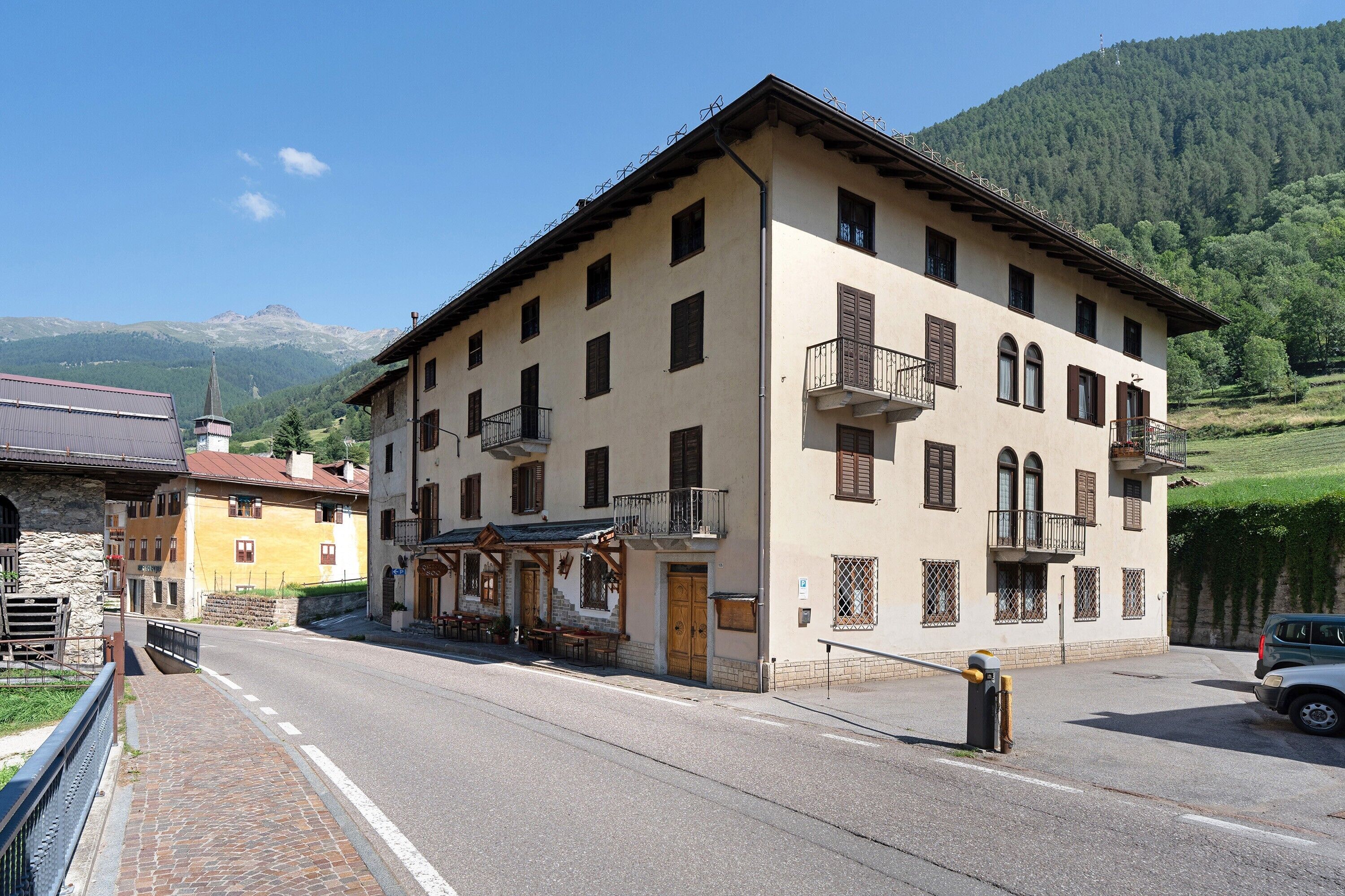 Esterni