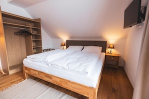 1 bedroom, WiFi, bed sheets