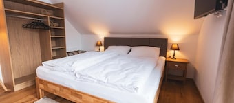 Apartment 'Der Sagbauer Top 1' with Mountain View, Balcony and Wi-Fi