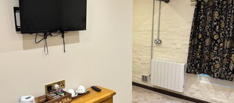 Stay@mantra : Purpose built private double room with sofabed & en-suite