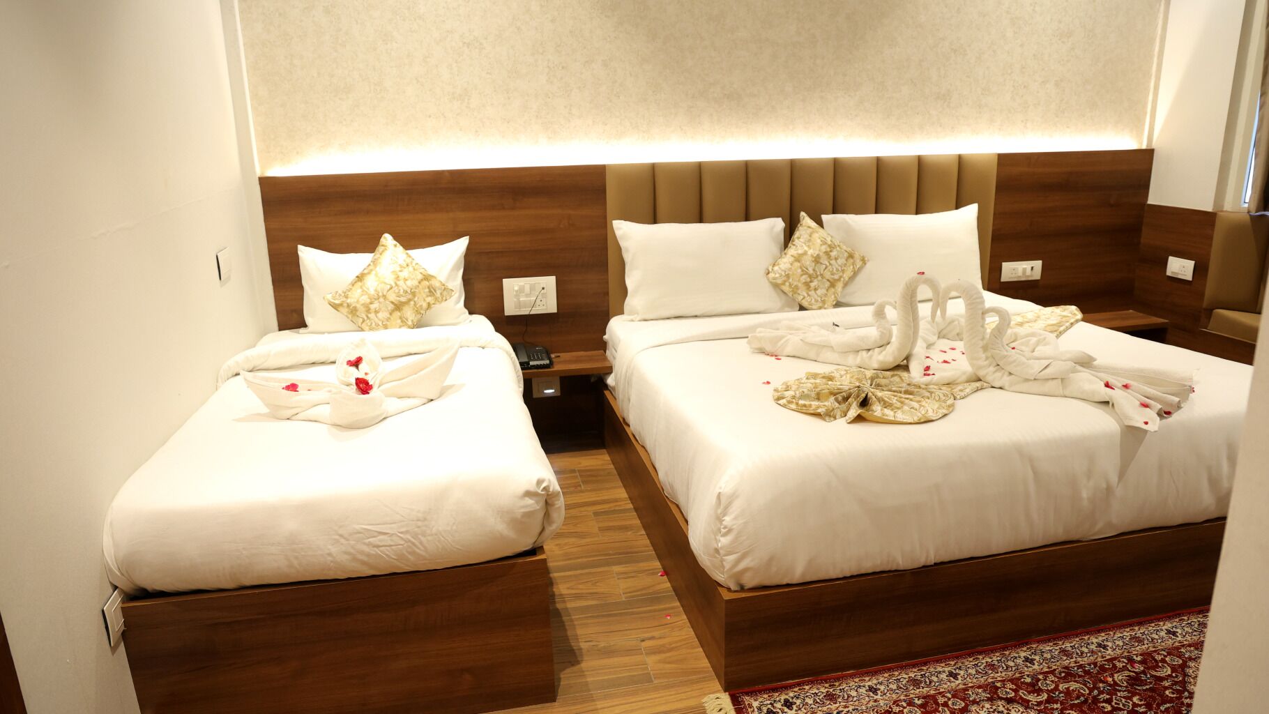 Luxury Triple Room | In-room safe, iron/ironing board, free WiFi