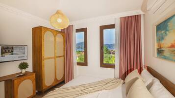 Hydas Classic Room | In-room safe, WiFi (free), bed sheets