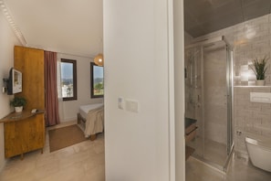 Hydas Classic Room | Bathroom | Shower, hair dryer, slippers, towels - Kiraz Vela Selimiye (MUGLA)