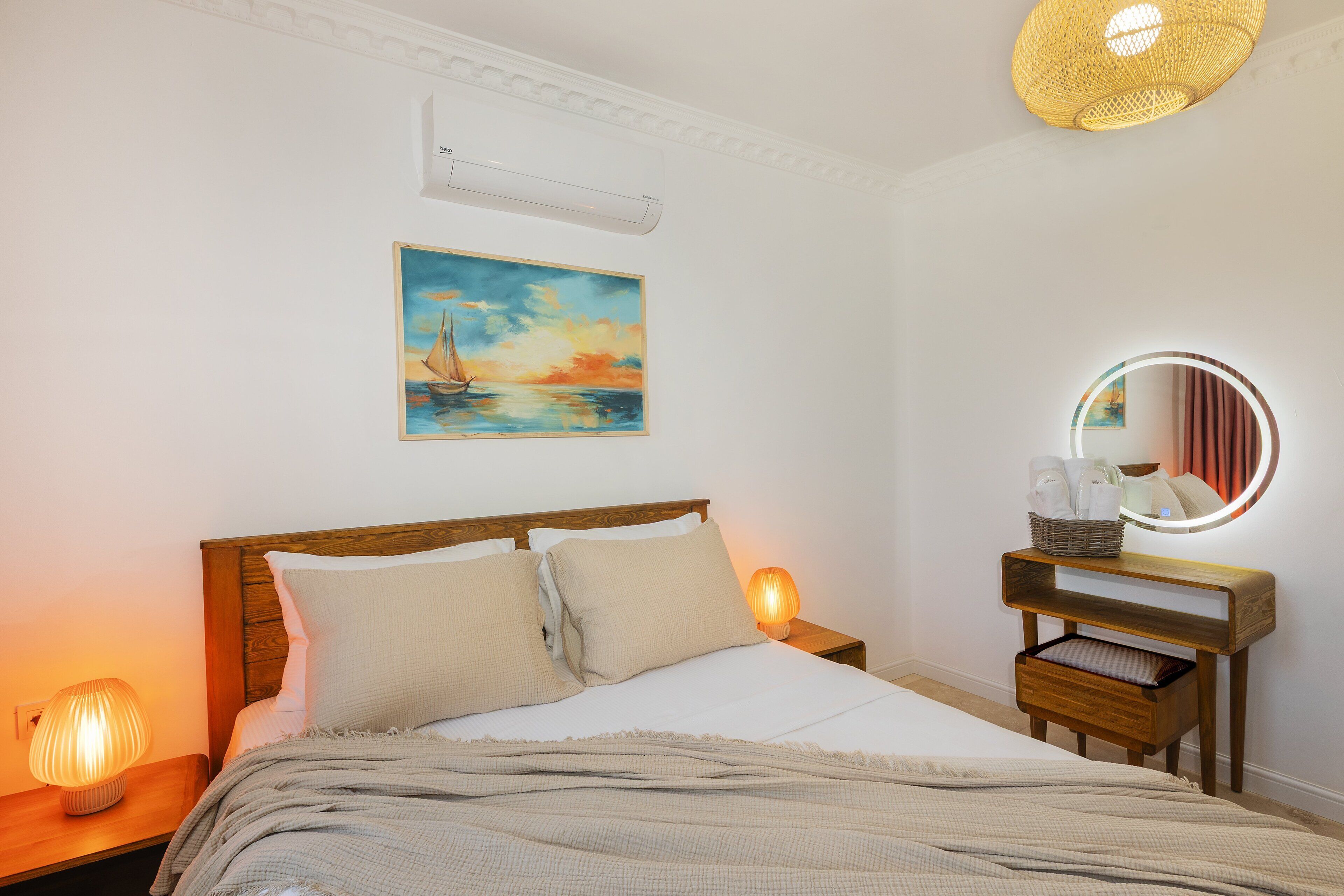 Hydas Classic Room | In-room safe, WiFi (free), bed sheets