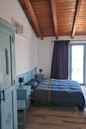 3 chambres, fer et planche à repasser, Wi-Fi, draps fournis