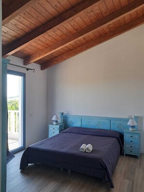 3 chambres, fer et planche à repasser, Wi-Fi, draps fournis
