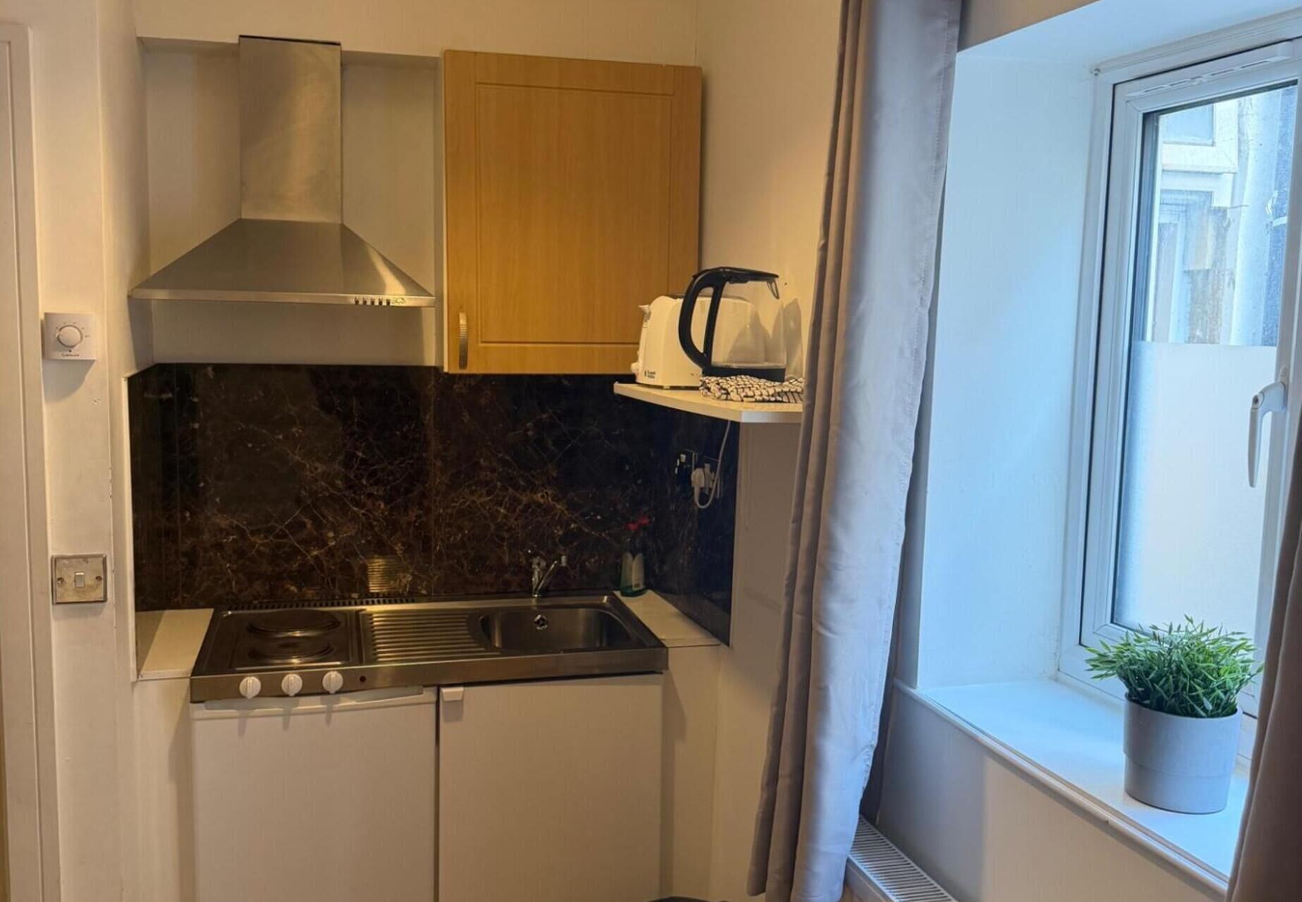 Microwave, electric kettle, toaster