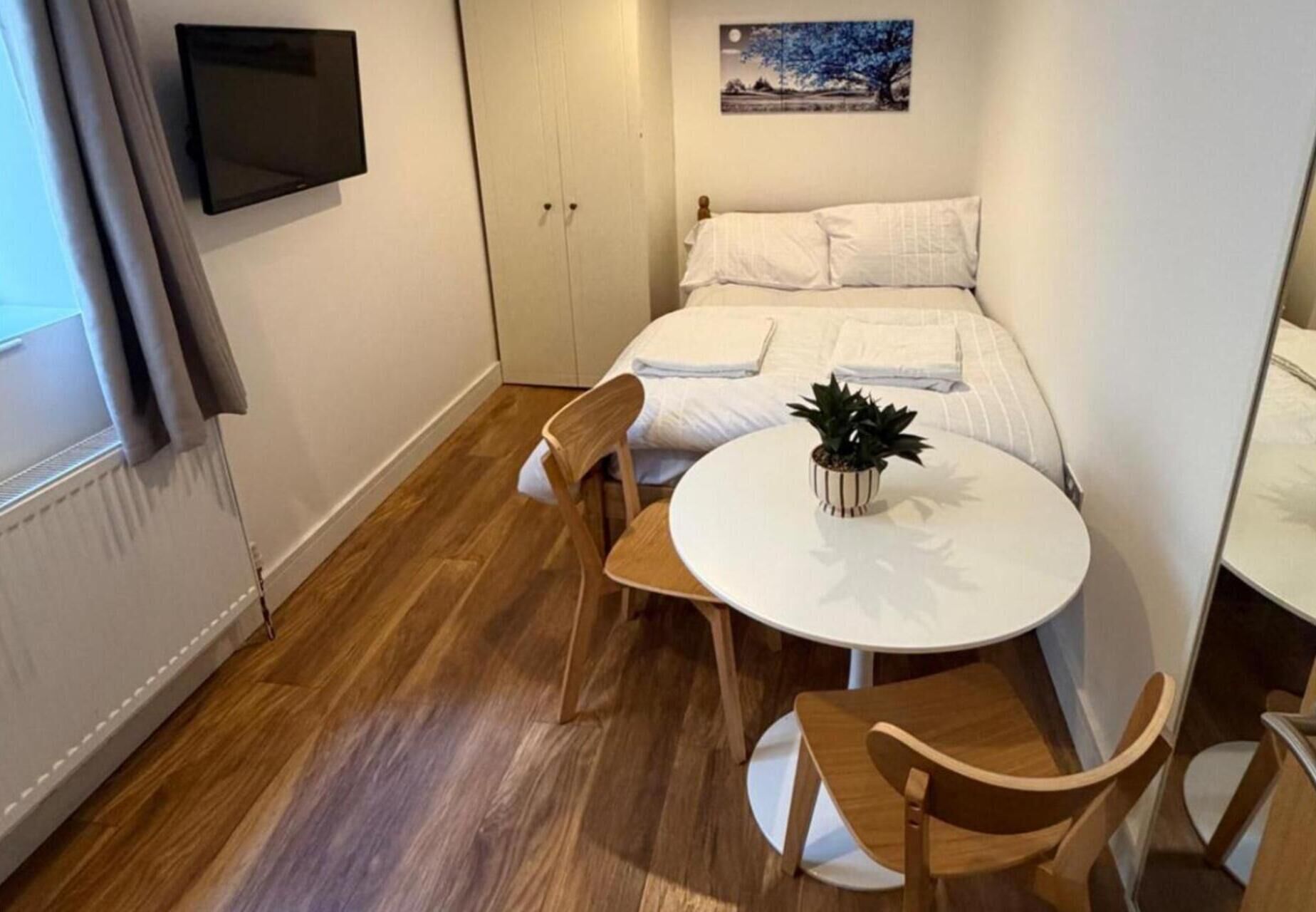1 bedroom, iron/ironing board, free WiFi