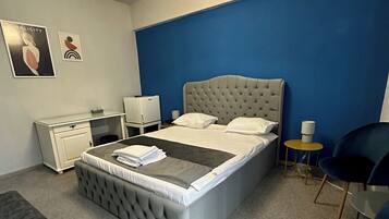 Deluxe Double Room, City View | In-room safe, desk, laptop workspace, soundproofing