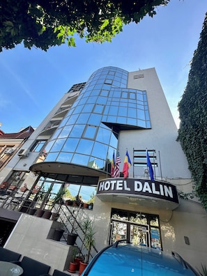 Exterior - Dallin Center Hotel (Bucharest)