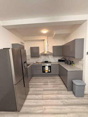 Interior - Stylish Dream Home With 4 En-suite Bedroom (Liverpool)