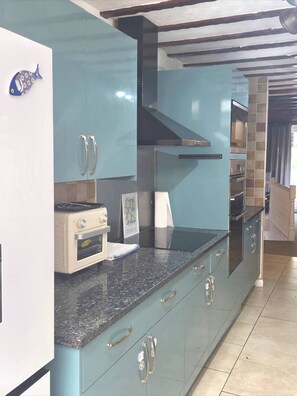 Casa, 2 quartos, varanda | Parte interna