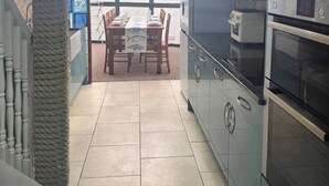 Maison, 2 chambres, patio | Cuisine privée