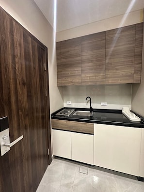 Condo, 1 Bedroom, Accessible, Smoking | Private kitchen - 307 Al-najeh JRE Apartments For Rent ave (Amman)