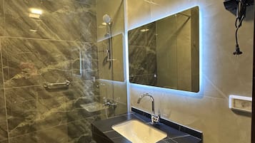 Condo, 1 phòng ngủ, phù hợp cho người khuyết tật, hút thuốc | Phòng tắm