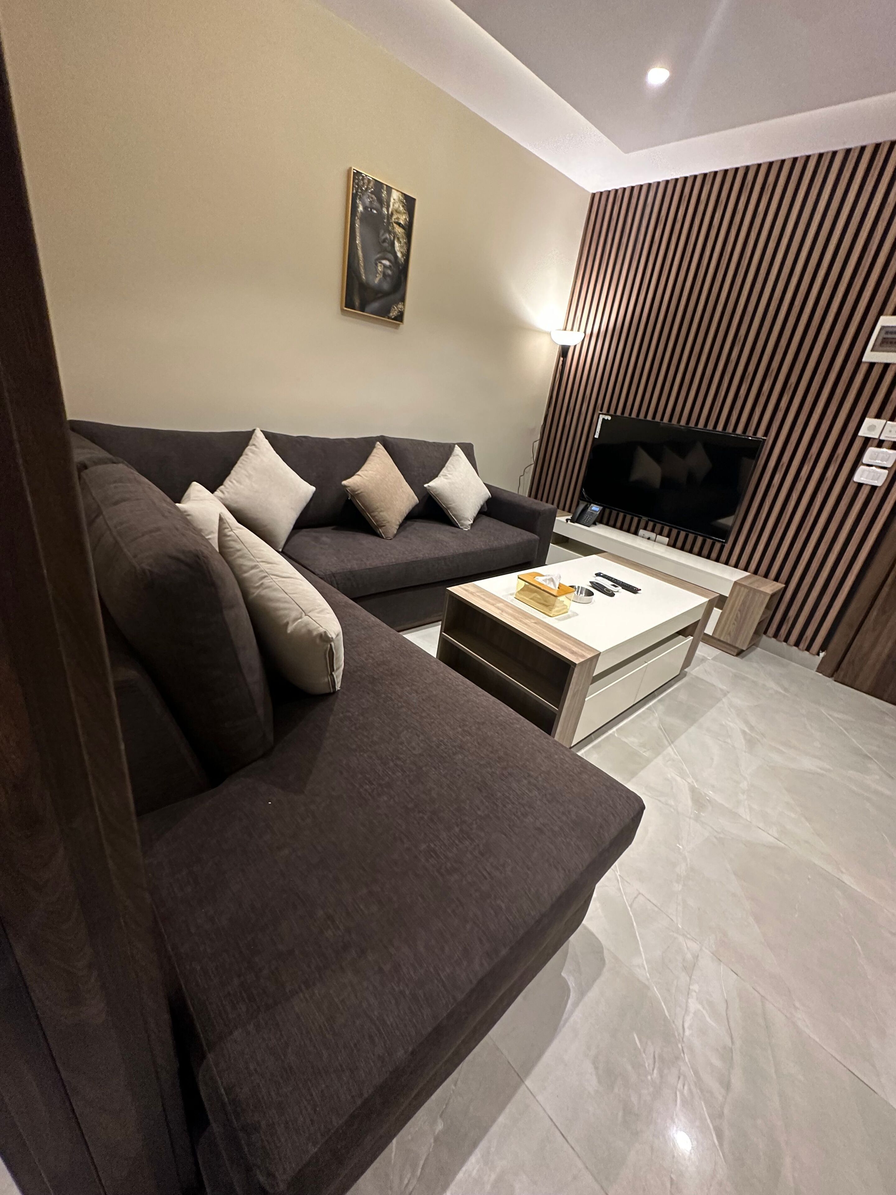 Apartment, 1 Bedroom, Accessible, Smoking | Living room