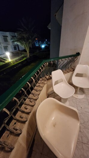 House, 2 Bedrooms, Accessible, Balcony | Property grounds