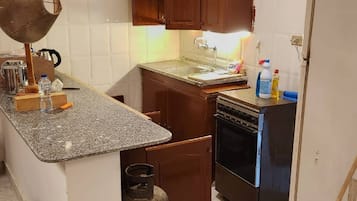 House, 2 Bedrooms, Accessible, Balcony | Private kitchen
