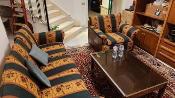 House, 2 Bedrooms, Accessible, Balcony | Living room
