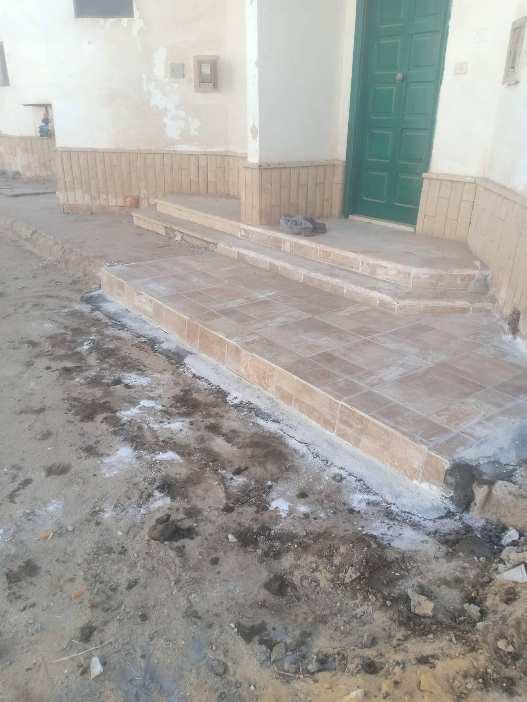 المنطقة المحيطة بالمنشأة