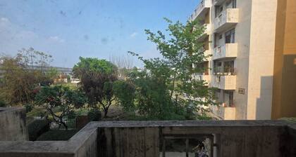 Spacious & Cozy 2BHK Retreat , Pet-Friendly , Near SIDCUL & Har Ki Pauri