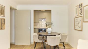 Apartment | Dining