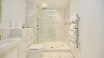 Apartment | Bathroom