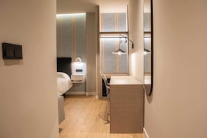 Triple Room | Meja, Wi-fi percuma 