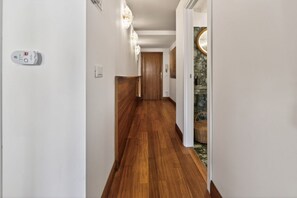 Unclassified image, 3 of 48, button - Elegance and comfort in the heart of Venice – Canal view in Dorsoduro (Venice)