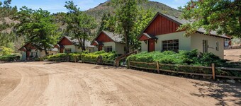 Sierra Retreat Motel