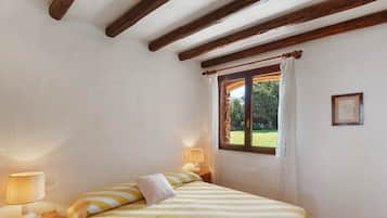 2 bedrooms, bed sheets