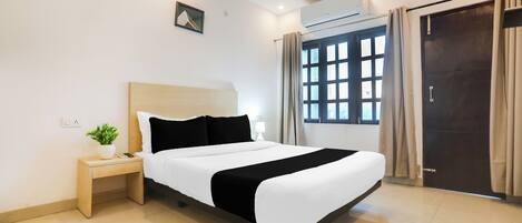 Escritorio, wifi gratis, ropa de cama
