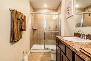 Ferienhaus, 3 Schlafzimmer, Terrasse | Badezimmer