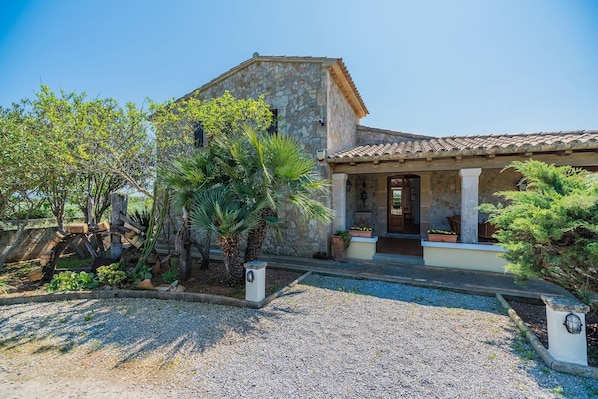 Villa | Exterior