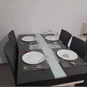 Dining - Erteo Guest House  (Lin)