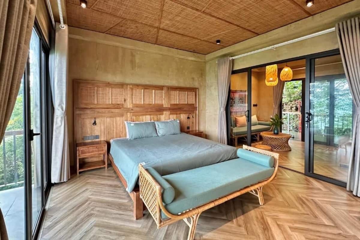 Family Room, Balcony, Mountain View | Desk, blackout curtains, iron/ironing board (on request), free WiFi